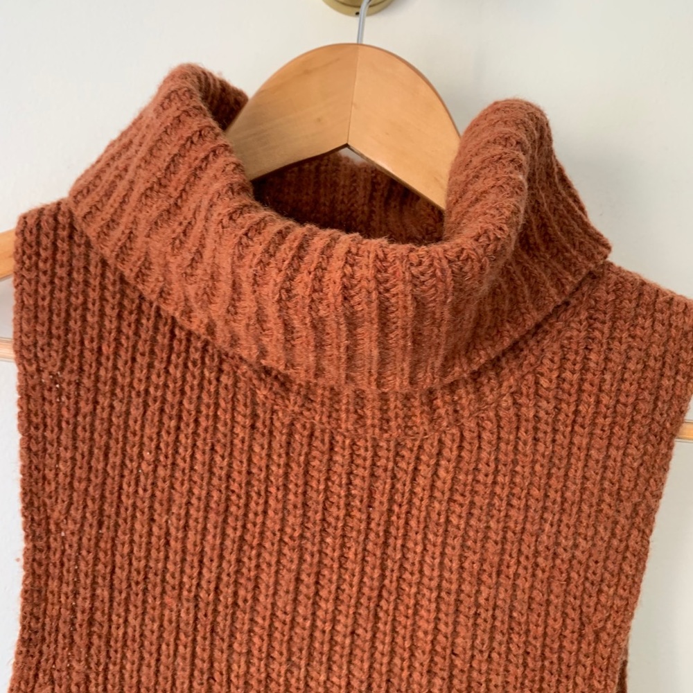 ⭐️ Free People | Burnt Orange Sleeveless Sweater - Picture 5 of 11